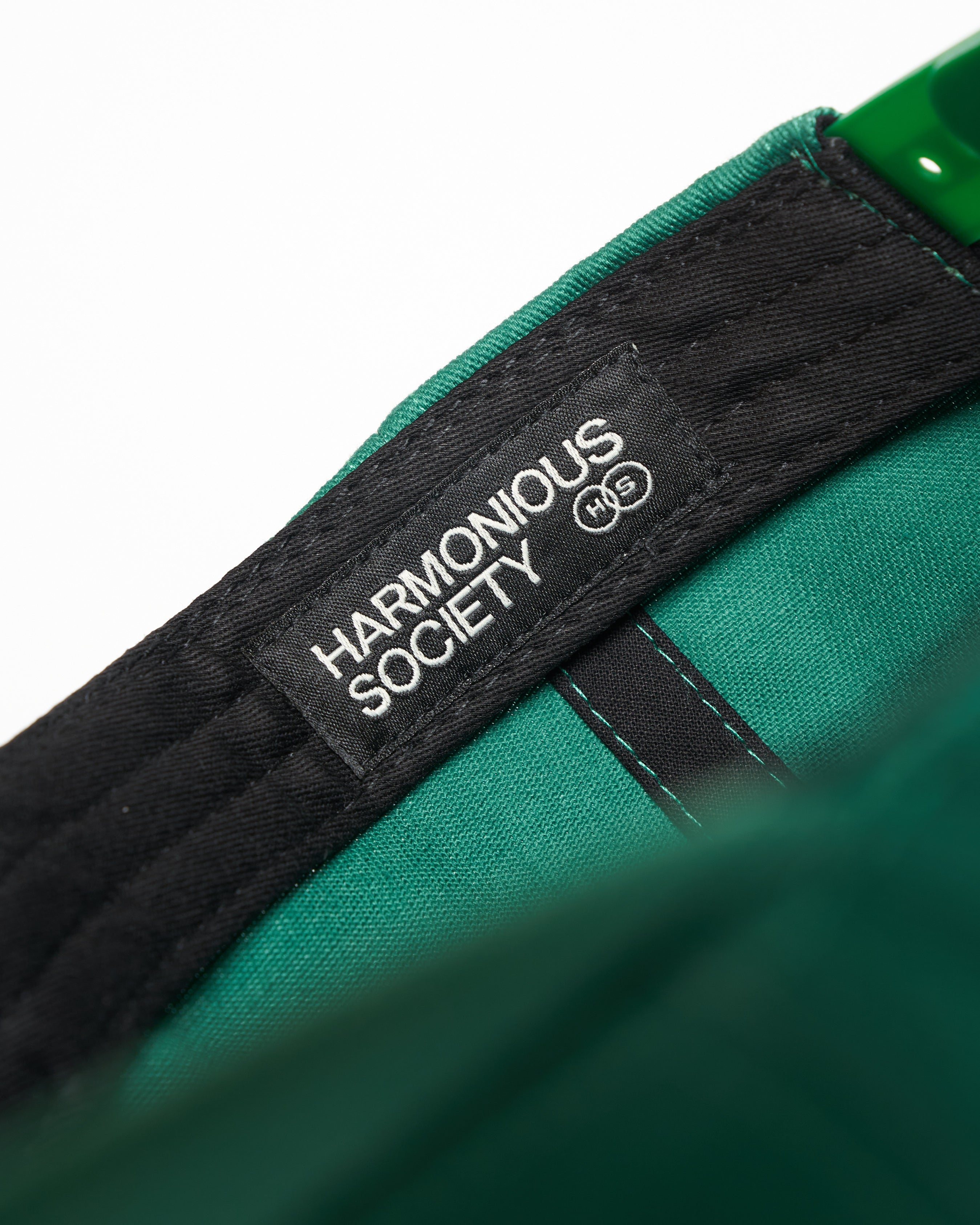 Harmonious 3D cap