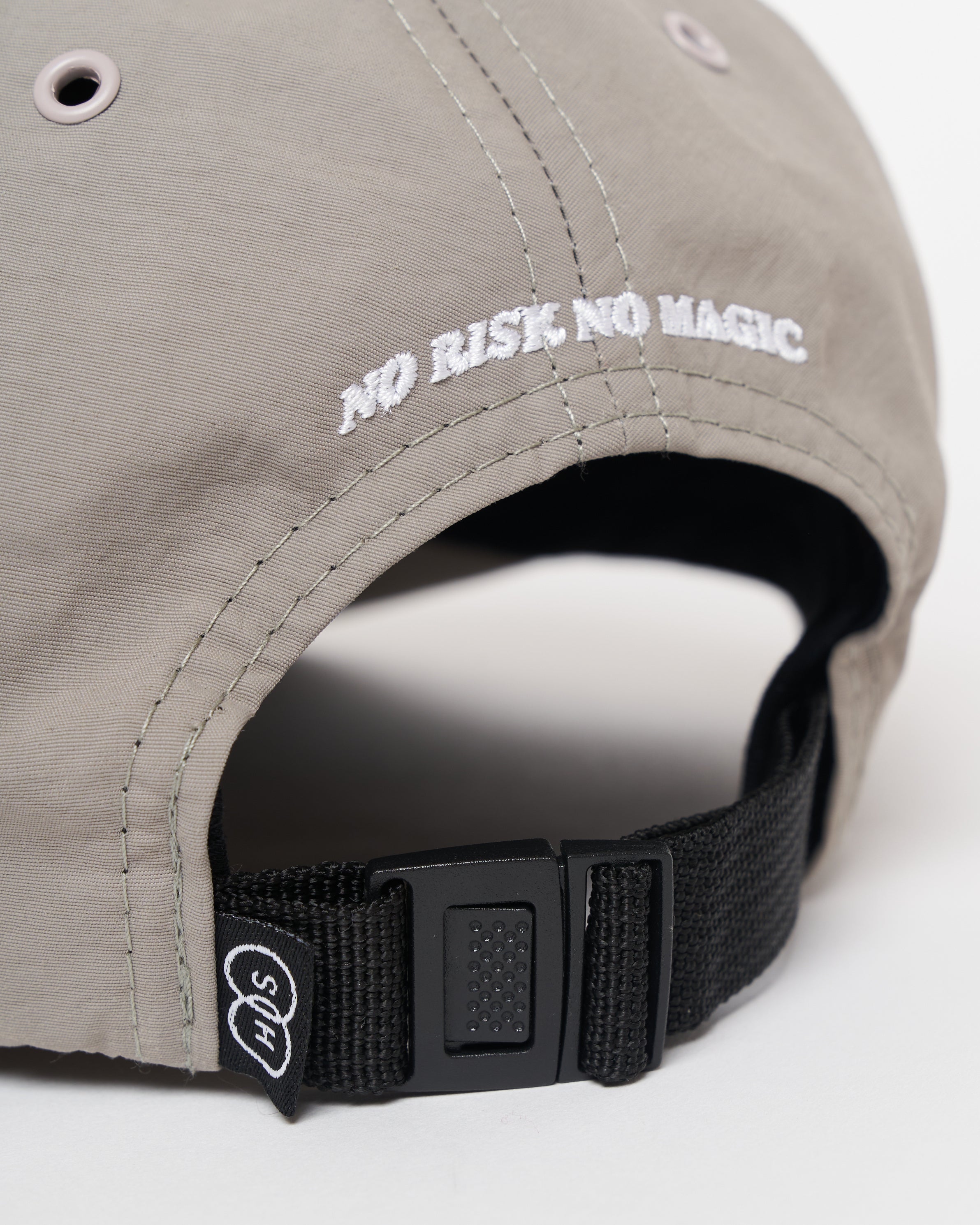 Harmonious grey active cap
