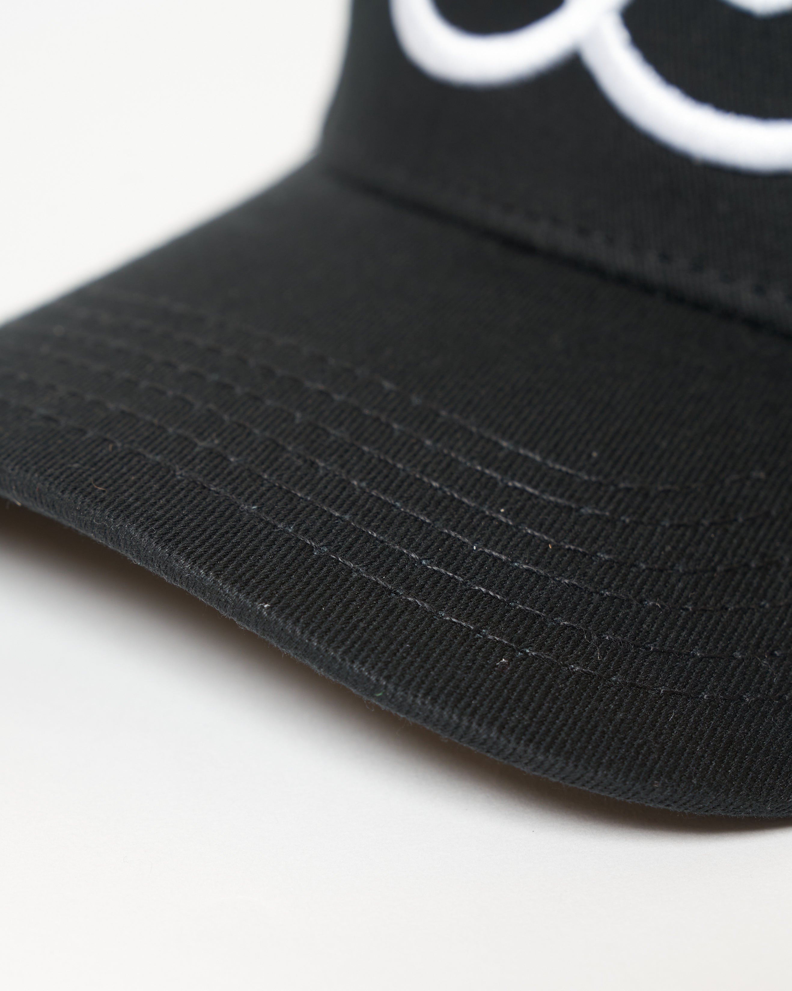 Harmonious black 3D cap