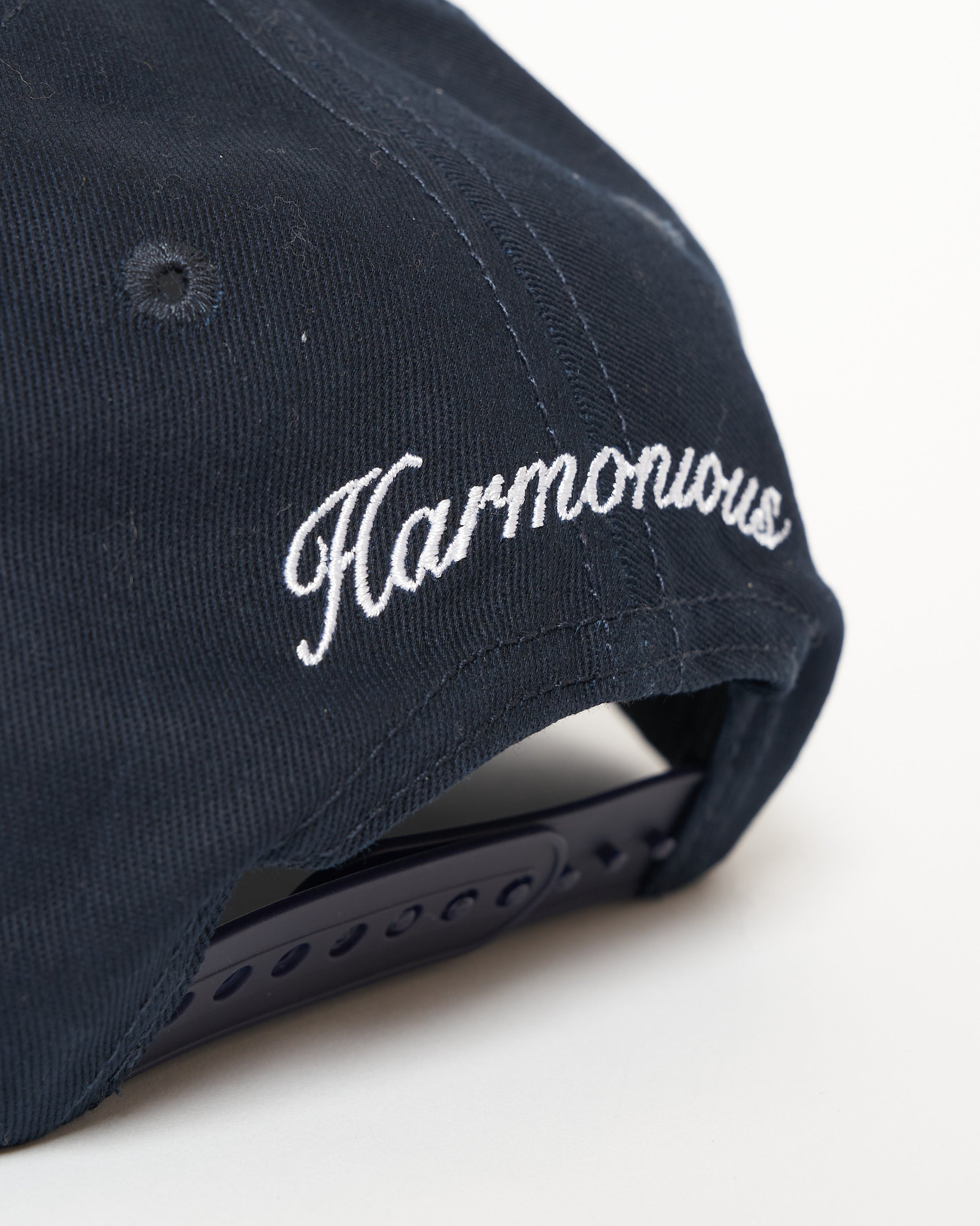 Harmonious 3D cap